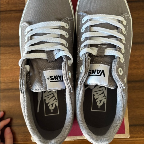 New in Box Men's Vans Seldan Sidewall Frost Gray tennis shoes sneakers, size 8 - Picture 9 of 11